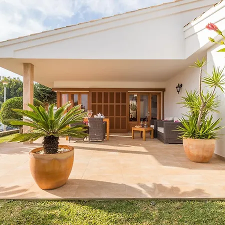 Villa Margarita Pins
